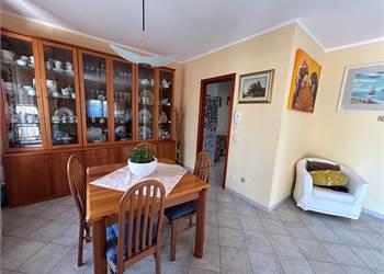 Zweifamilien Villa / Haus zu Verkauf in Olbia