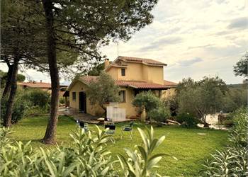 Villa / Hauszu Verkauf in Porto Istana