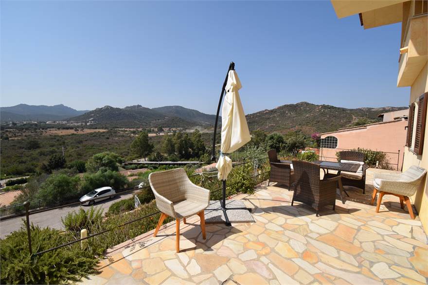 Ground-floor cellar entrance