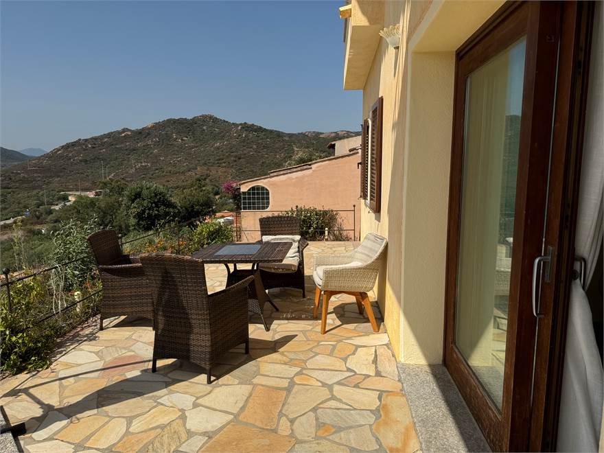 Ground-floor cellar entrance